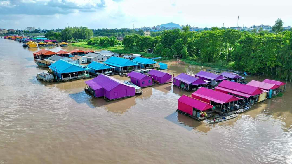 Khám phá Làng Bè Sắc Màu Ngã Ba Sông Châu Đốc "độc nhất vô nhị"