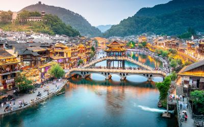 Tour Phượng Hoàng Cổ Trấn - Trương Gia Giới 6N5Đ từ TP.HCM 2025