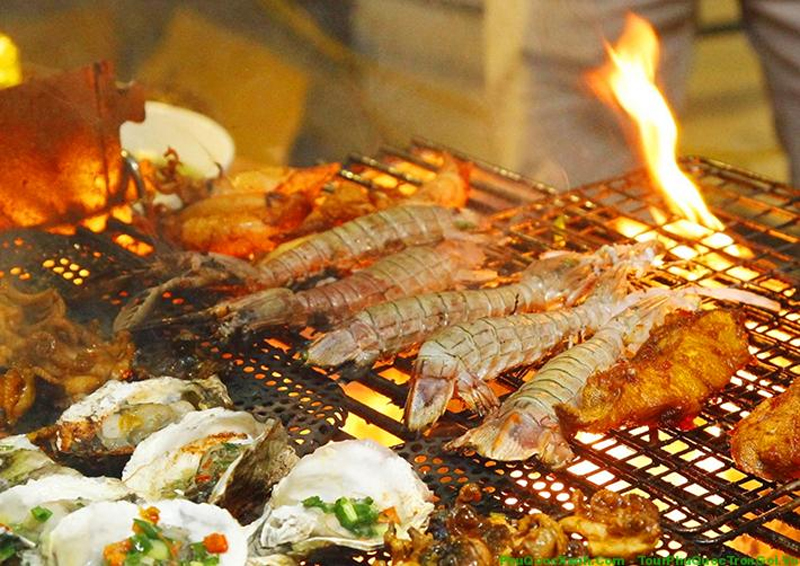 Khám phá ẩm thực đặc sản Phú Quý hấp dẫn du khách