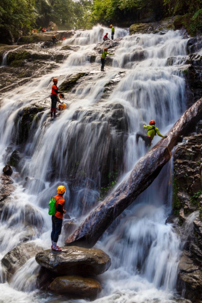 Trekking Thác Dương Cầm 1 ngày có khó không?