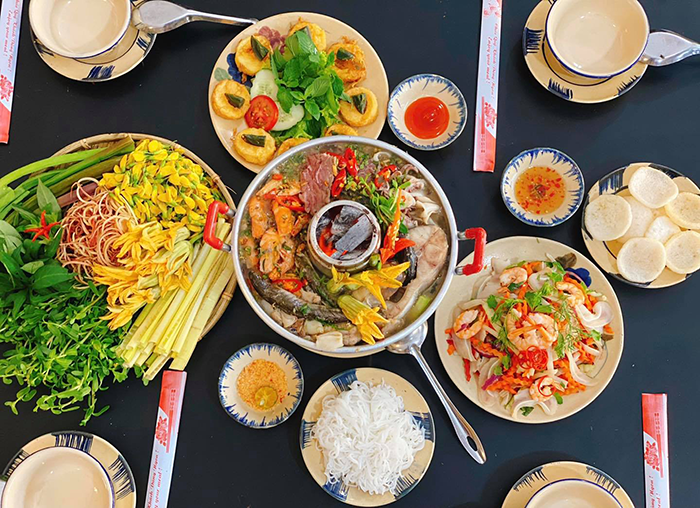 Đặc sản lẩu mắm Châu Đốc đậm đà hương vị miền Tây
