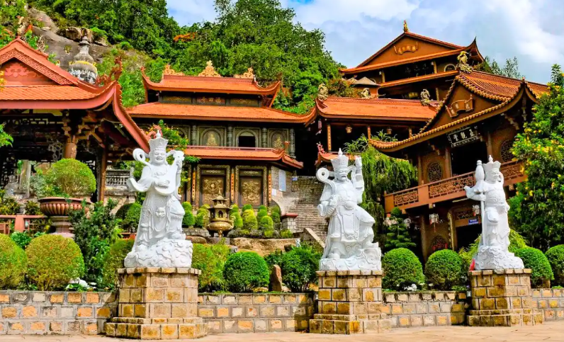 Top 7  địa điểm du lịch Châu Đốc An Giang hot nhất 