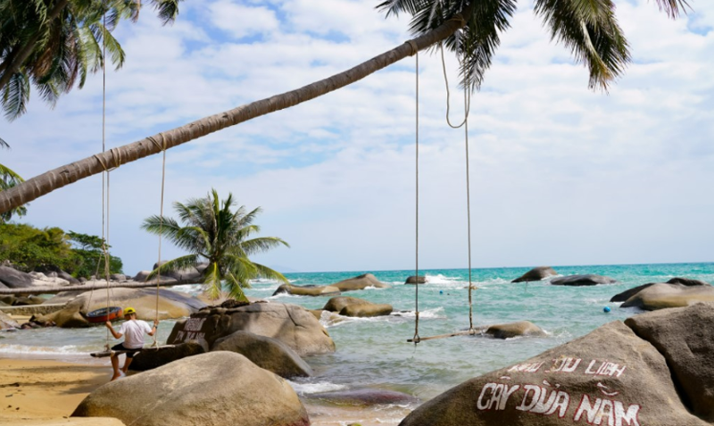 Du lịch Hòn Sơn - Khám phá đảo hoang sơ và biển xanh