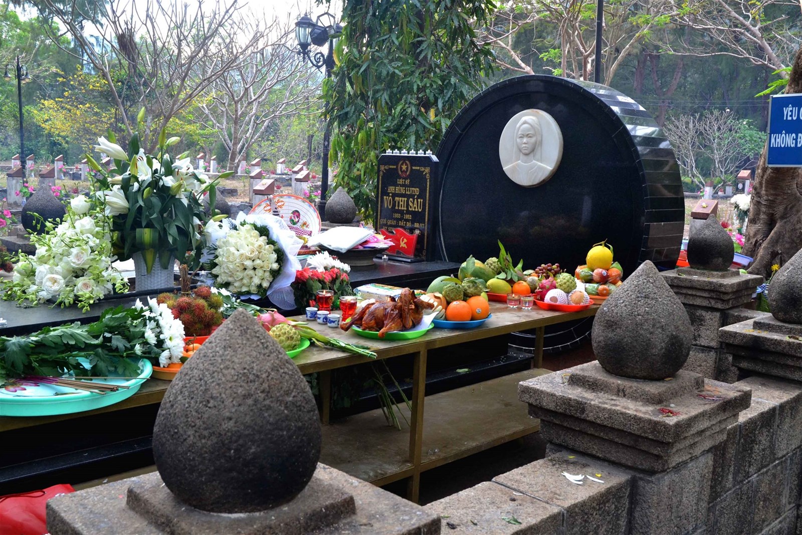 Tour tâm linh Côn Đảo 3N2D: Lễ mộ Cô Sáu, viếng Nghĩa trang Hoàng Dương