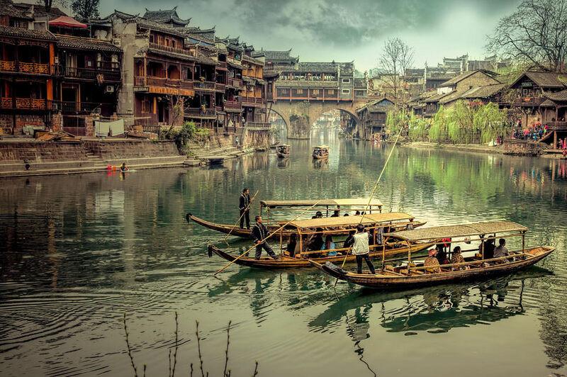 Khám phá vẻ đẹp cổ thi tại Phượng Hoàng Cổ Trấn