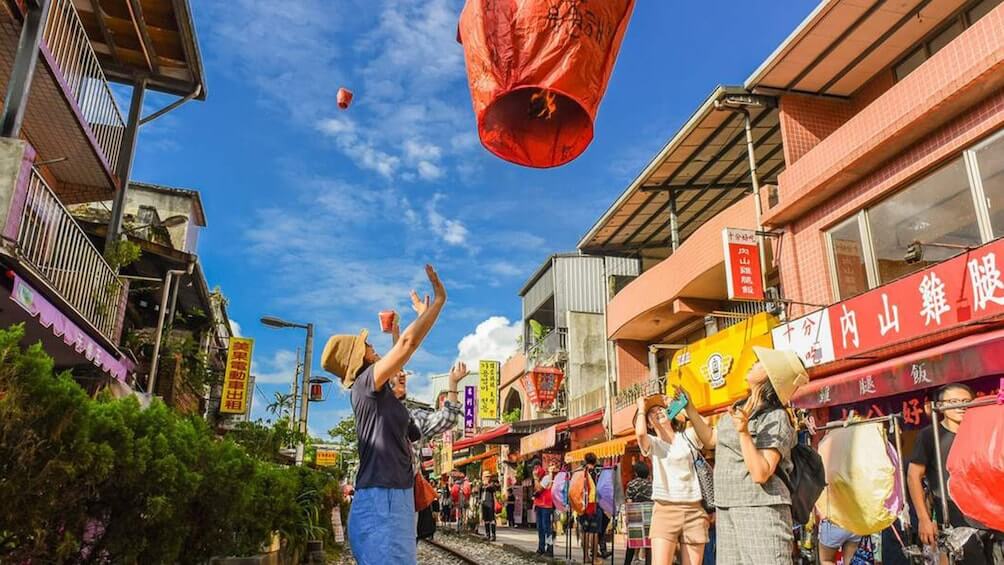 tour du lịch