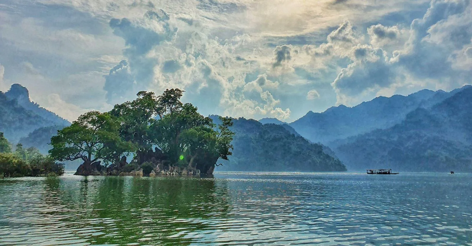 tour du lịch